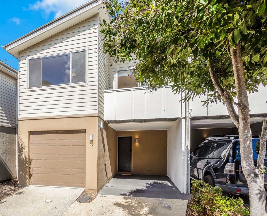 JUST LISTED - FOUR BEDROOM DELIGHT IN SOUGHT AFTER CARSELDINE!