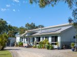 SPACIOUS FAMILY HOME ON 4 ACRES WITH SEPARATE 3-BEDROOM WEEKENDER - THE COVE ESTATE