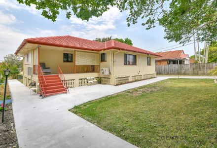BIG HOUSE, BIG LAND, WITH LOADS OF POTENTIAL!