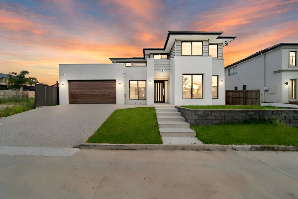 WHERE ARCHITECTURAL EXCELLENCE MEETS EVERYDAY LUXURY - STRETTON'S FINEST NEAR-NEW RESIDENCE