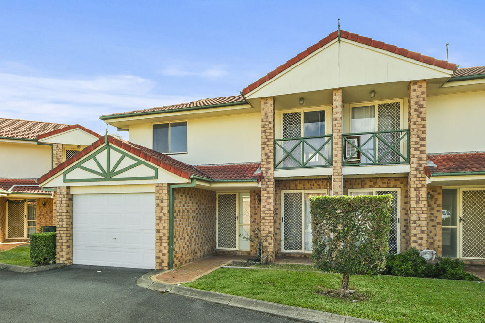 STYLISH LOW-MAINTENANCE LIVING WITH LOW FEES