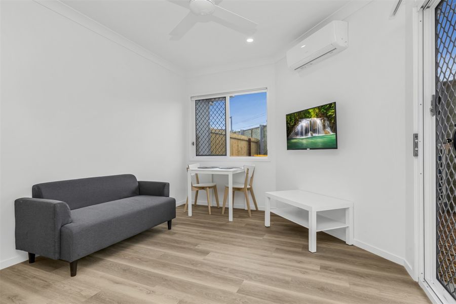 SUPER CONVENIENT MITCHELTON LOCATION
