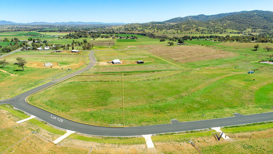THE WIDE COUNTRY VIEW