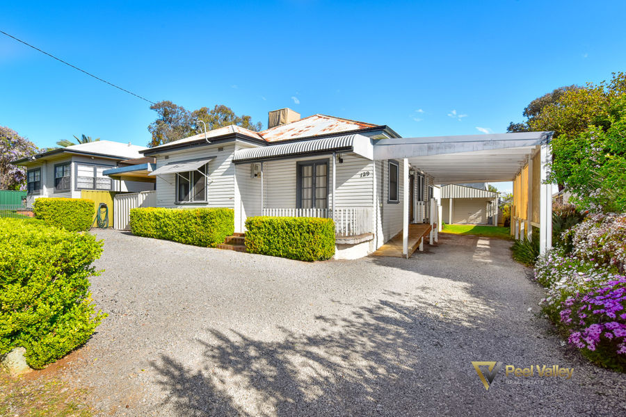 IMMACULATE TWO BEDROOM HOME IN PRIME NORTH TAMWORTH LOCATION