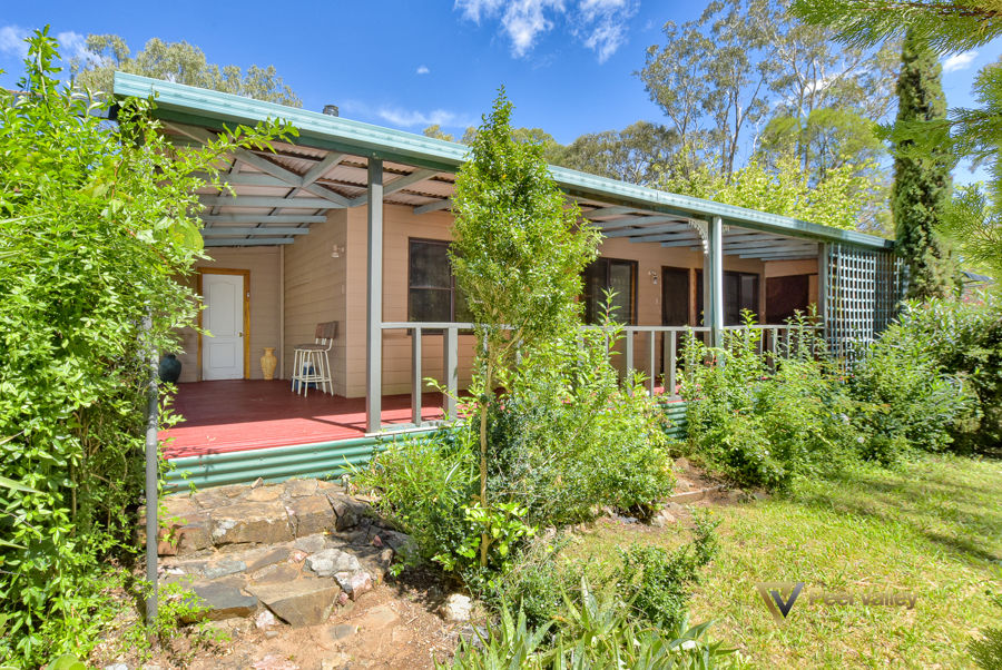 THE NUNDLE COUNTRY ESCAPE