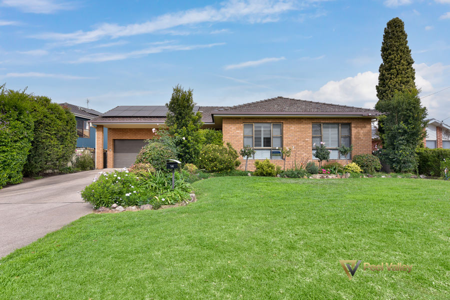 IDEAL FAMILY HOME WITH VIEWS AND GRANNY FLAT!!