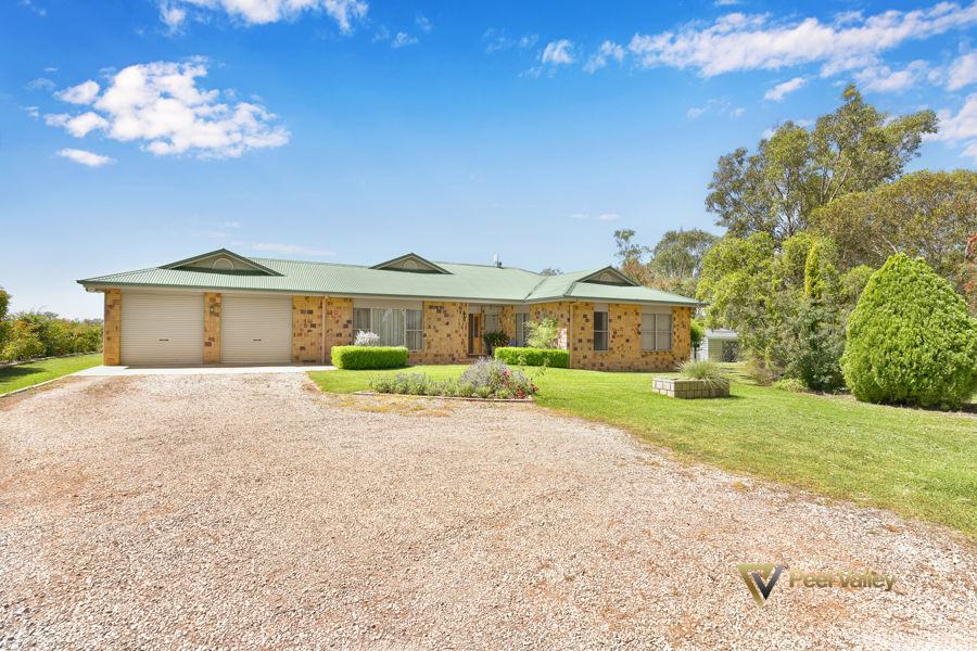 JUST MINUTES FROM TAMWORTH