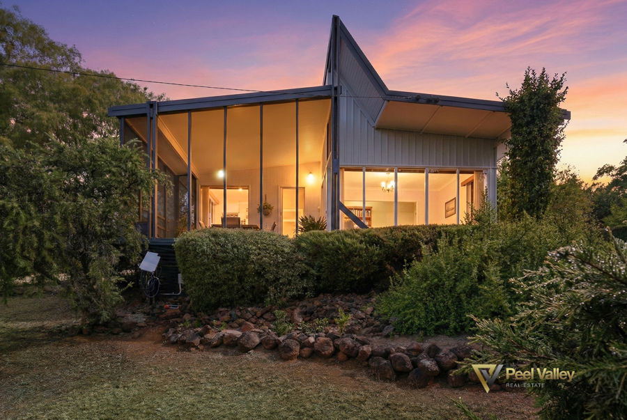 THE IDEAL WORSHOP AND HOME!!