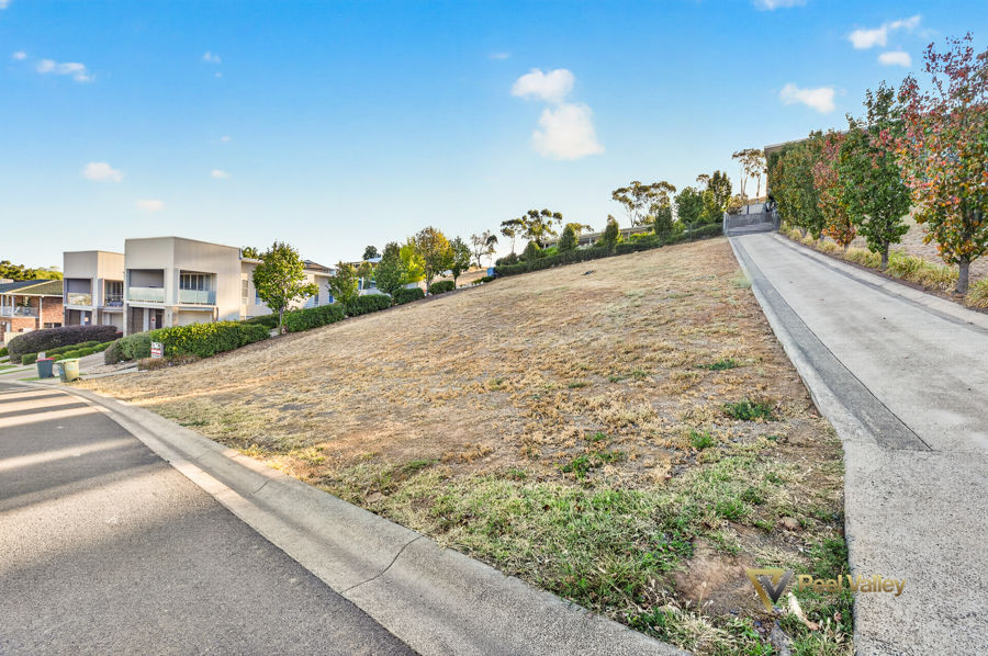 LARGE BLOCK, PANORAMIC VIEWS!!