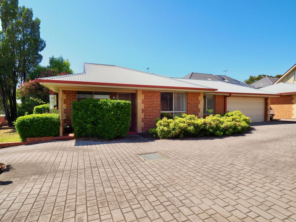 SOUGHT AFTER LOCATION! ON THE BORDER OF OXLEY PARK AND MOUNT DRUITT