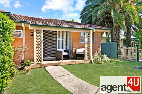 SINGLE LEVEL TWO BEDROOM VILLA! CLOSE TO PENRITH CBD!