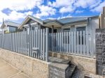 COASTAL LIVING IN THE HEART OF GOLDEN BAY