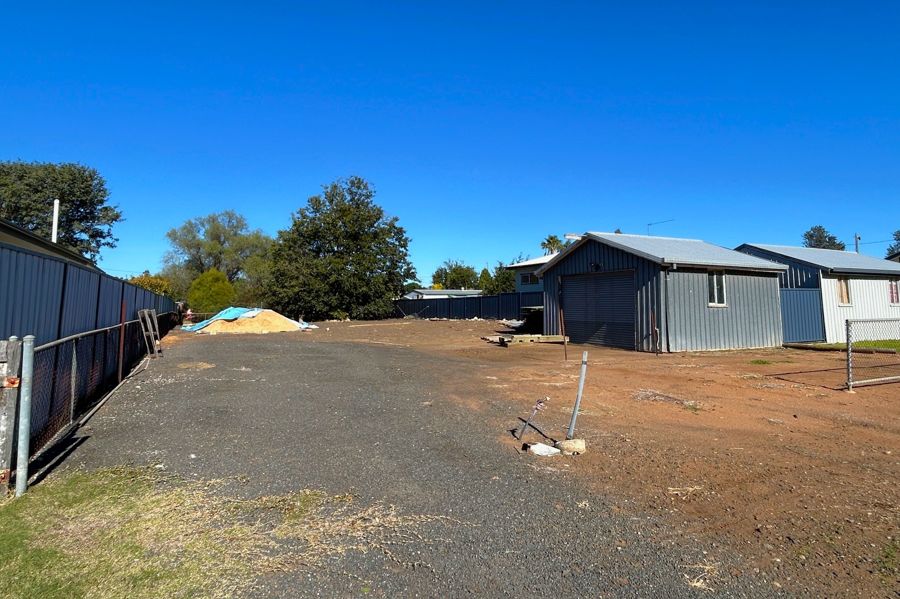 AFFORDABLE LAND ON THE FRINGE OF OAKEY'S TOWN CENTER
