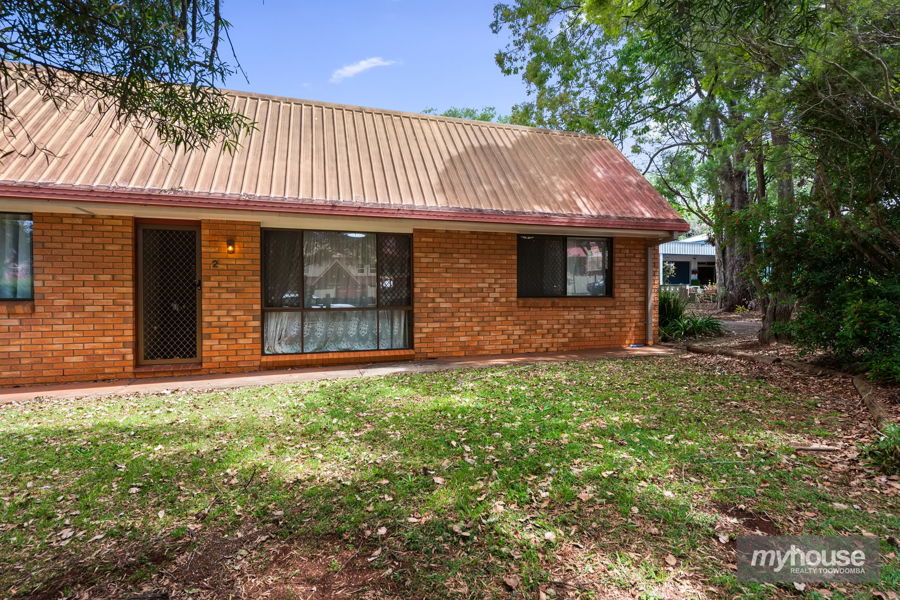 SMART INVESTMENT OR IDEAL ENTRY LEVEL HOME IN PRIME TOOWOOMBA LOCATION!