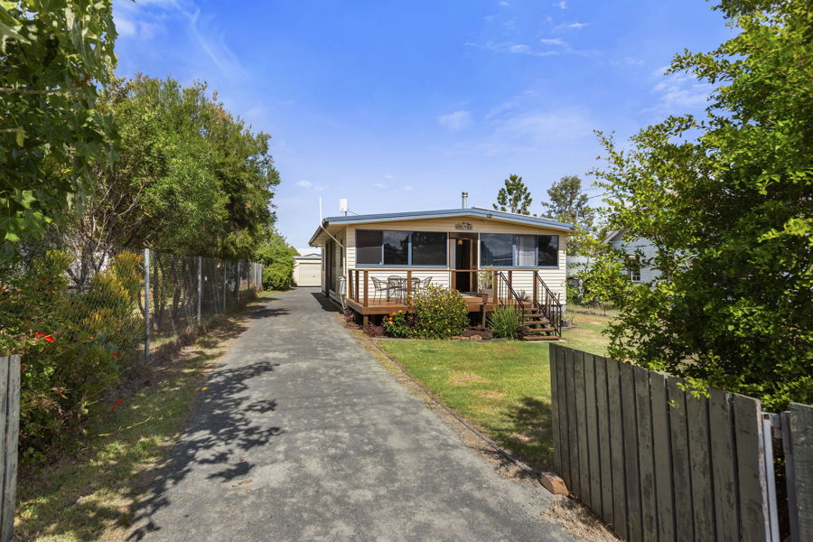 FANTASTIC FAMILY HOME IN GOOMBUNGEE