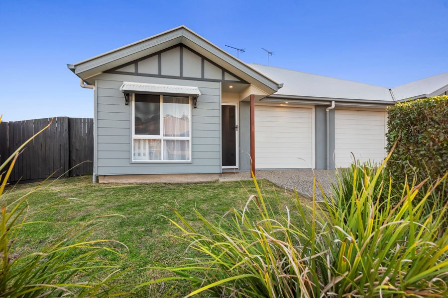 IMMACULATE, STYLISH & READY TO ENJOY - A HOME THAT INSTANTLY FEELS LIKE HOME!
