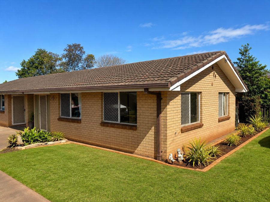 ~ BRILLIANT TWO-BEDROOM BRICK UNIT ~