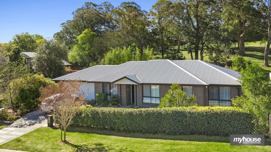 A PRIVATE PARKSIDE OASIS IN THE HEART OF THE DOWNLANDS PRECINCT!