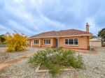 SOPHISTICATED DOUBLE BRICK LIVING ON A SPACIOUS DOUBLE ALLOTMENT