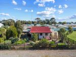 COASTAL COMFORT ON A GENEROUS ALLOTMENT