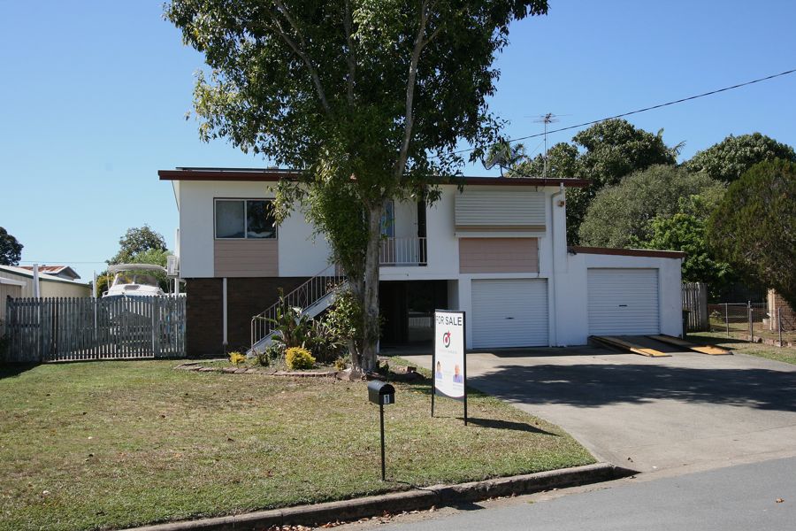 SPACIOUS FAMILY HOME IN PRIME LOCATION!