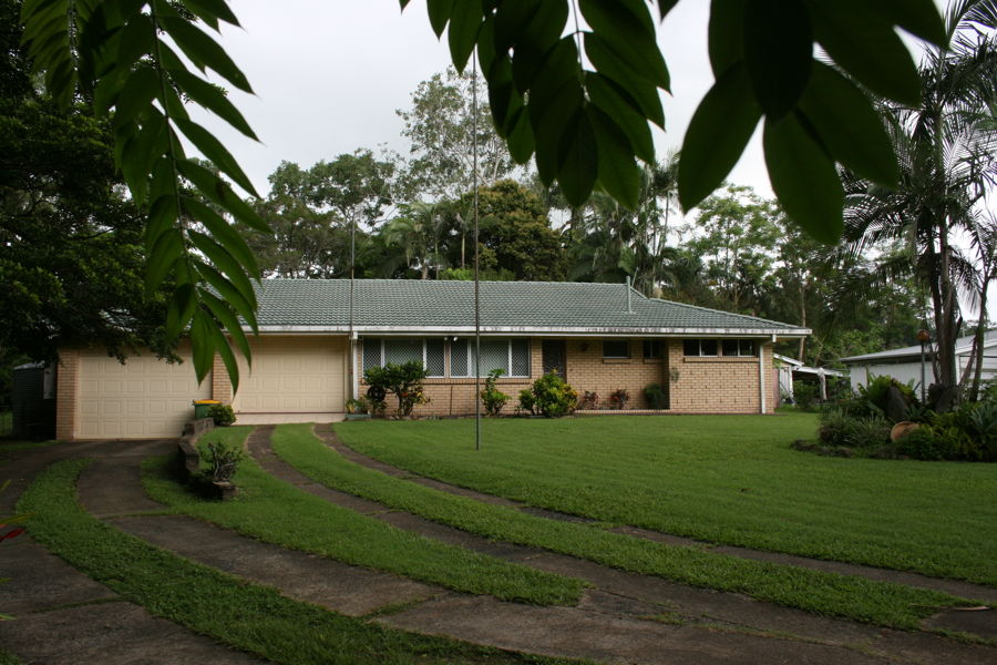 FAMILY HOME WITH POOL, SPACE & PRIVACY - A RARE FIND