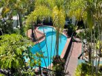 FULLY FURNISHED - 10 MONTH LEASE  3 BED, 2 BATH, GROUND FLOOR UNIT, 1 CAR SPACE, RESORT COMPLEX, 2 MINUTES TO ALEX BEACH. $700 P/W.