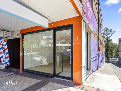 RETAIL SHOP OR OFFICE IN PRIME LOCATION!