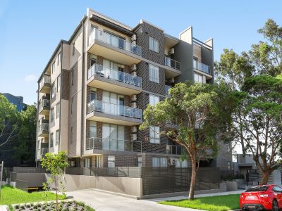 LARGE 1 BEDROOM STUDIO UNIT