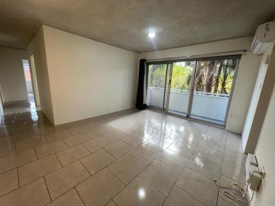 WALK TO WESTFIELDS SHOPPING CENTRE