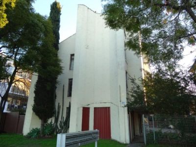 FRESHLY PAINTED - 2 BEDDER