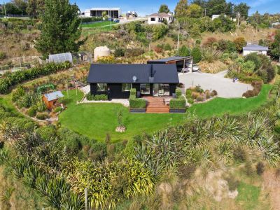 IMMACULATE, MODERN WITH STUNNING VIEWS