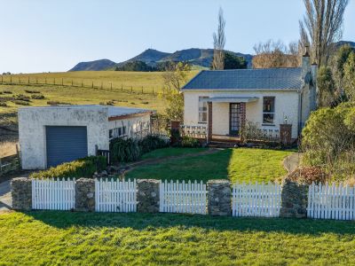 CHARACTER, SUNSHINE & COUNTRY CHARM