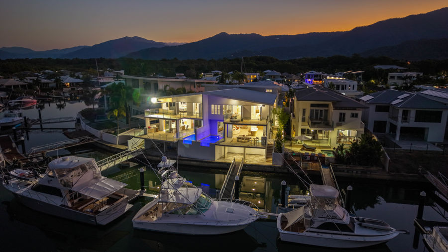 PENTHOUSE LIFESTYLE I DEEPWATER CANAL LOCATION