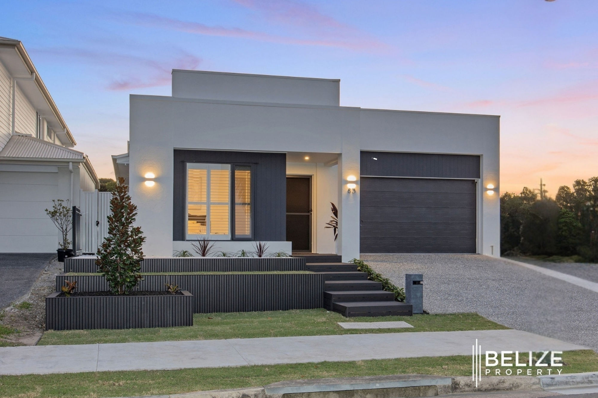 MODERN LUXURY HOME WITH POOL - 83 HARBOUR BLVD, JACOBS WELL