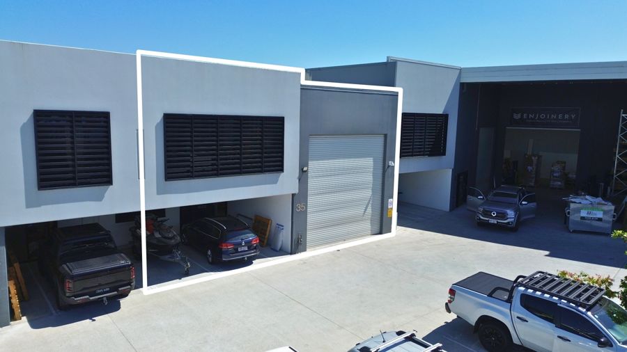 MODERN TILT SLAB WAREHOUSE