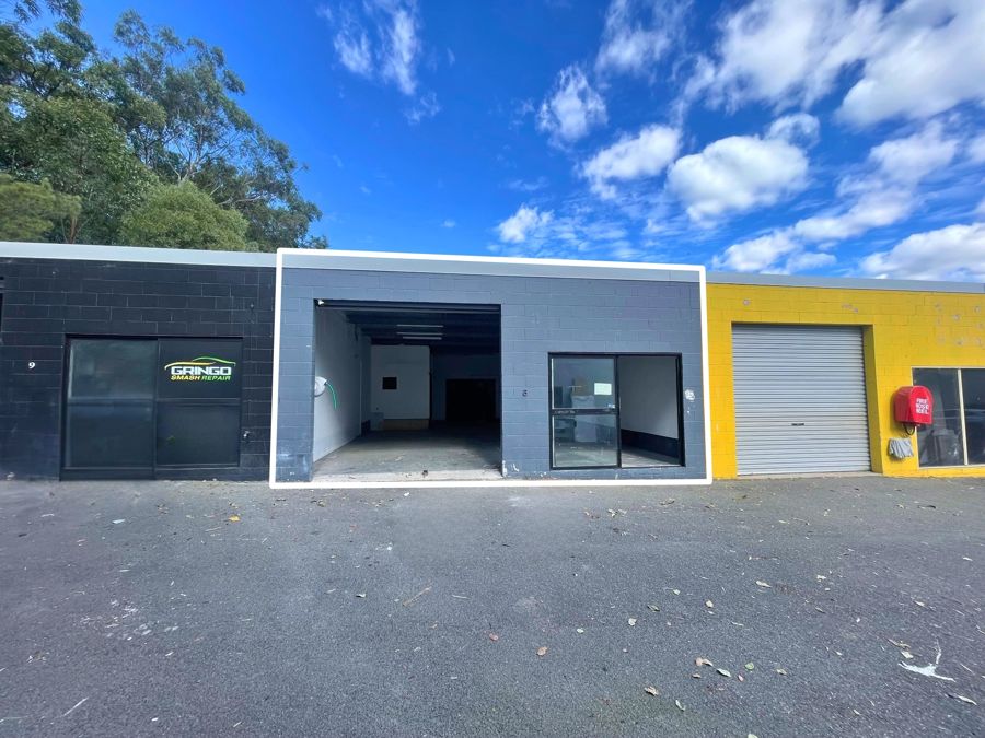 AFFORDABLE SMALL UNIT IN GREAT COMPLEX!