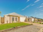 STYLISH FAMILY LIVING IN A CONVENIENT AUBIN GROVE LOCATION
