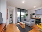 STYLISH INNER-CITY APARTMENT WITH ROOFTOP TERRACE & PREMIUM LIFESTYLE