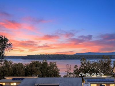 STUNNING BASIN VIEWS &NDASH; RENOVATED COASTAL RETREAT