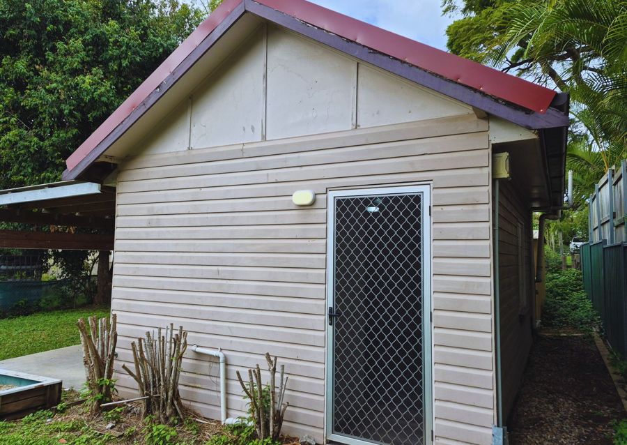 FRESHLY PAINTED STUDIO GRANNY FLAT - QUIET & CONVENIENT LIVING IN UPPER MOUNT GRAVATT