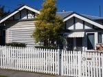 2BD, FULLY FURNISHED HOUSE CLOSE TO UQ, PA, MATER, GREENSLOPES HOSPITALS, 5KM TO CBD