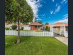 3 BED HOUSE ON LARGE BLOCK