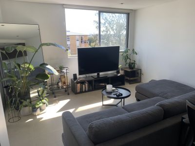 SPACIOUS SUNNY 1BED 1 BATH + CAR SPACE WITH LARGE STORAGE CAGE IN THE ODEON DEVELOPMENT SITUATED IN A CENTRAL LOCATION.