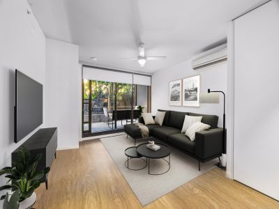 FANTASTIC UNIT IN A VIBRANT COMMUNITY