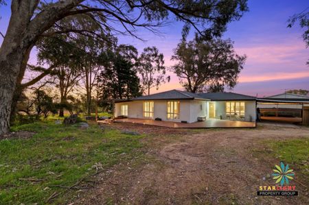 ELEVATED ACREAGE LIFESTYLE | VALLEY VIEWS WITH EQUESTRIAN FACILITIES