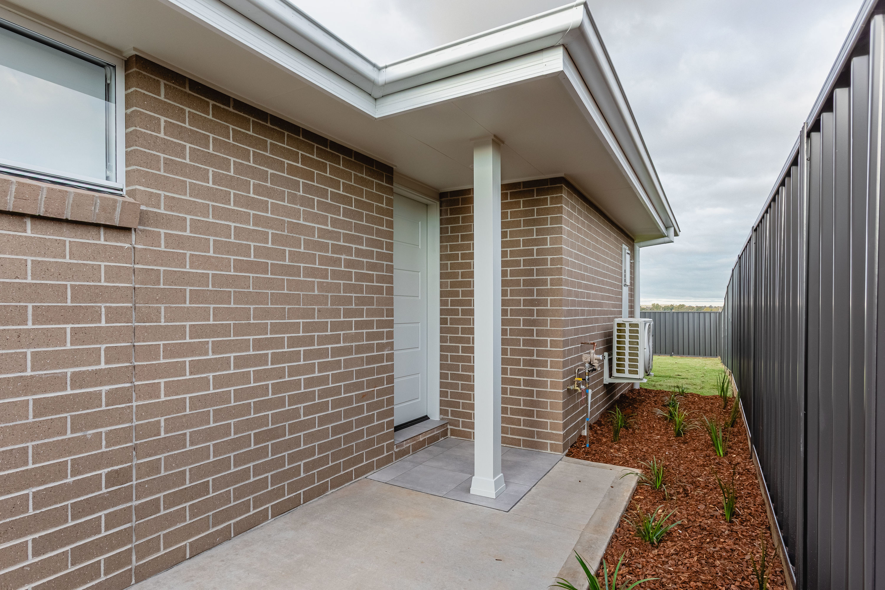 BRAND NEW AND READY NOW - 1 BEDROOM UNIT