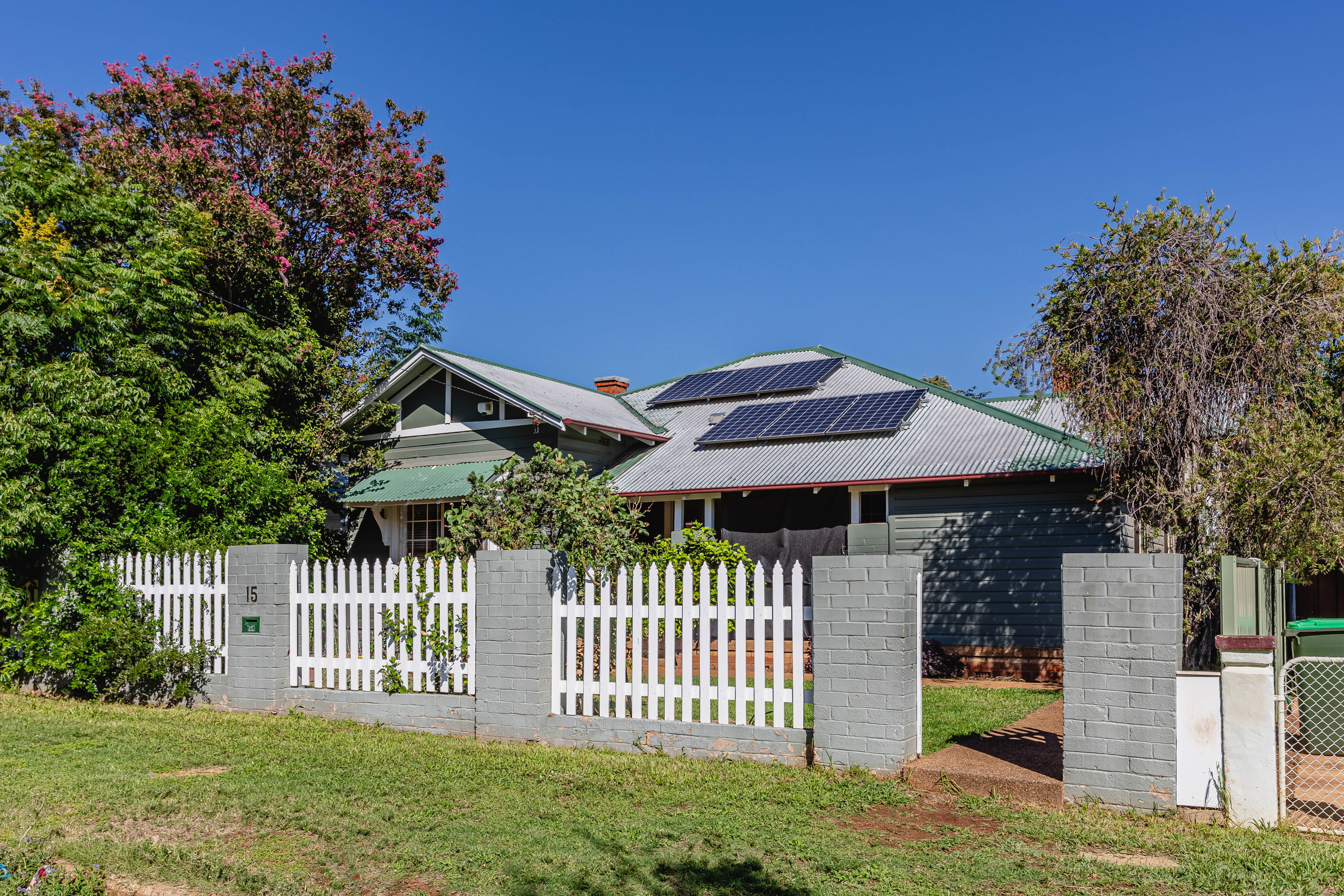 CHARACTER & CONVENIENCE IN CENTRAL DUBBO!