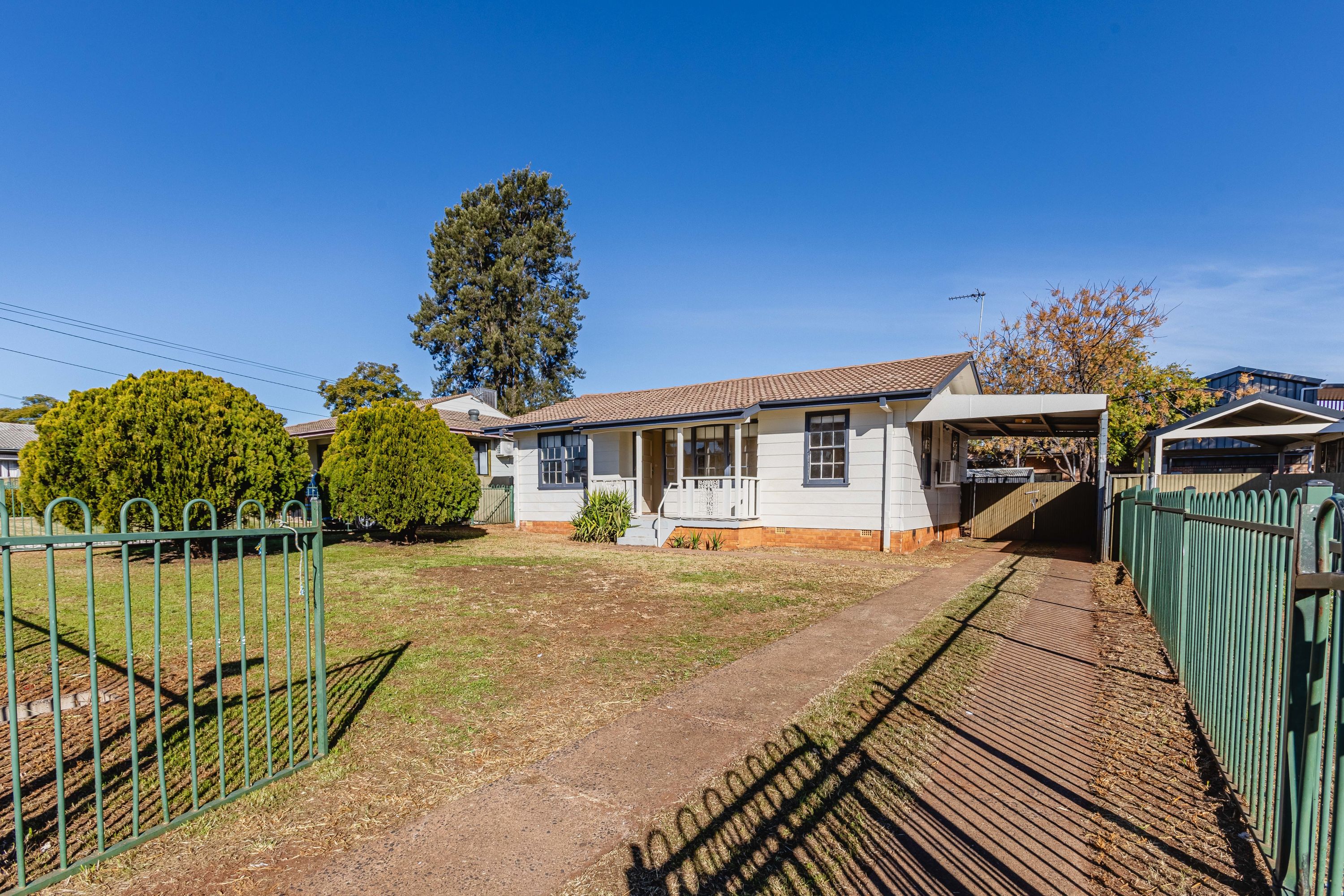 SOLID INVESTMENT OPPORTUNITY WITH STRONG RENTAL POTENTIAL