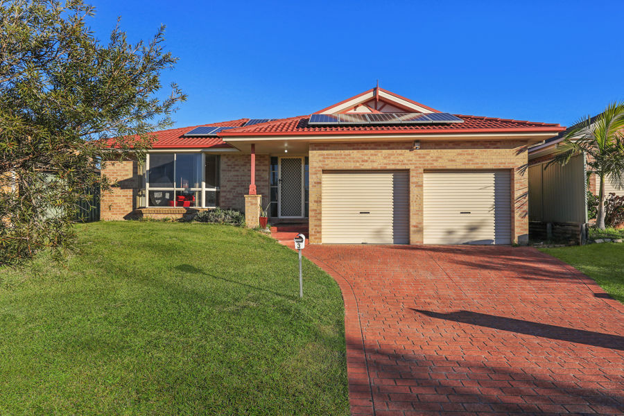 WELL MAINTAINED FAMILY HOME...